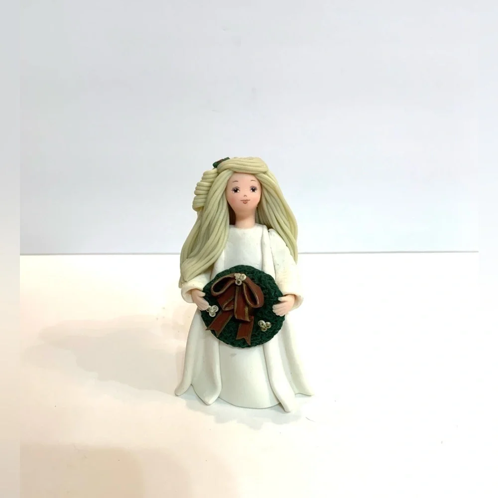 The Kneeded Angels Holiday Spirit 6202 By Carol Graziano Vintage 2001